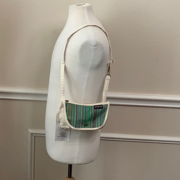 Jansport Handbags - Jansport WAISTLAND Fannypack/shoulder bag - Vintage Multi Baja Srpr